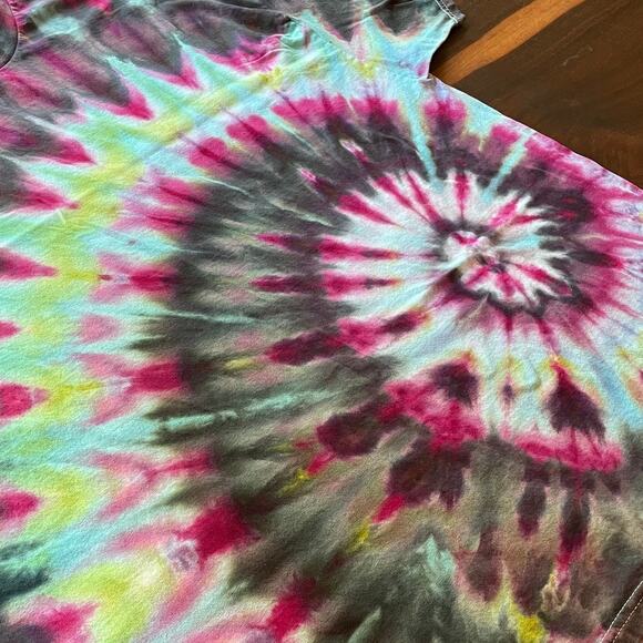 Ice Dyed Unisex T-shirt - Tie Dye Spiral - Short-sleeve Tee - Handmade (2XLarge) - Picture 2 of 12